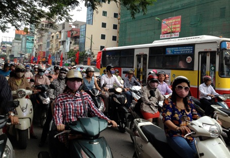 Nhiều tuyến phố ở Hà Nội chiều nay bị ùn ứ cục bộ