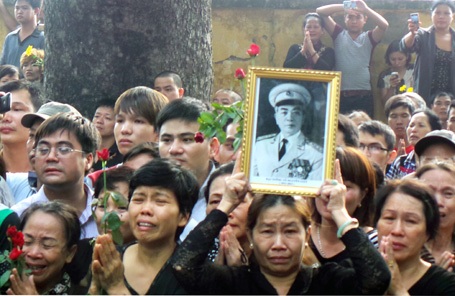 Từ những hàng nước mắt trào dâng trước căn nhà số 30 Hoàng Diệu...