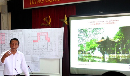 Ông Đỗ Viết Bình - Chủ tịch quận Ba Đình trong cuộc họp giải cứu cùa Một Cột