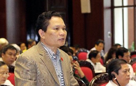 “Nhiều luật vẫn chứa lợi ích ngành, lợi ích nhóm” - 2 Đại biểu Bùi Sĩ Lợi nhận định nhiều luật vẫn chứa đựng lợi ích ngành, lợi ích nhóm