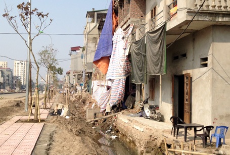 ...Tuy nhiên, phần lớn hạng mục dự án này còn ngổn ngang