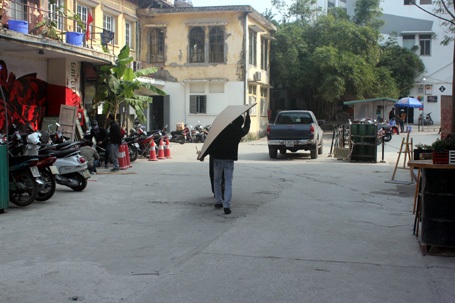 Vật liệu sửa chữa các cửa hàng trong Zone 9 vẫn được đưa vào