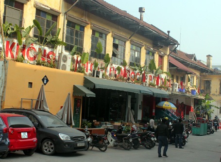 Tuy nhiên, có mặt tại Zone 9 sáng nay, phóng viên ghi nhận các hàng quán vẫn hoạt động bình thường