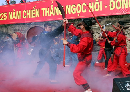 Trận chiến của vua Quang Trung được các nghệ sĩ tái diễn sinh động