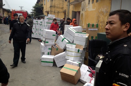 Chưa có con số cụ thể, nhưng đám cháy có thể gây thiệt hại lên đến hàng chục tỷ đồng