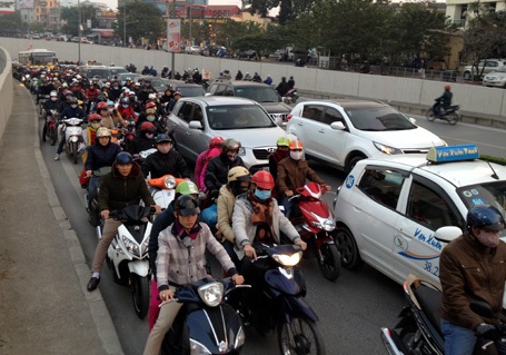 Thu phí sử dụng đường bộ ở Hà Nội đạt kết quả thấp