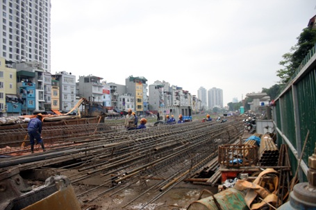 Đến nay, tuyến đường sắt trên cao đầu tiên của Hà Nội vẫn còn nhiều công trình chưa hoàn thành