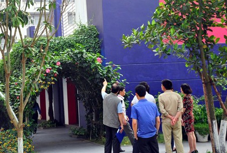 Hà Nội: Rơi từ tầng 9, thiếu nữ tử vong tại ĐH Thăng Long - 2 Nhiều người bàng hoàng sau vụ tai nạn