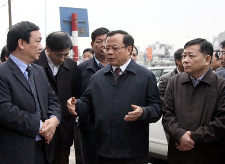 Bí thư Hà Nội thị sát nhà siêu méo trên đường “đắt nhất hành tinh” - 1 Bí thư Hà Nội Phạm Quang Nghị chỉ đạo hướng xử lý nhà siêu mỏng, siêu méo