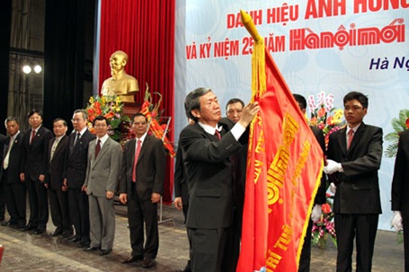 Báo Hà Nội mới đón nhận danh hiệu Anh hùng Lao động - 1 Báo Hà Nội mới đón nhận danh hiệu Anh hùng Lao động