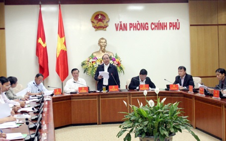Phó Thủ tướng Nguyễn Xuân Phúc làm việc với lãnh đạo các Bộ ngành về vấn đề buôn lậu