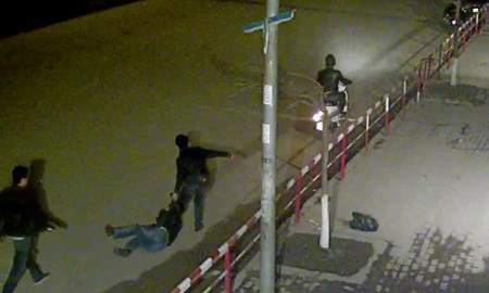 Hành khách bị cò kéo lê trên đường