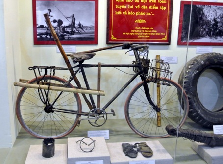 Xe đạp thồ nhu yếu phẩm phục vụ chiến dịch Điện Biên Phủ