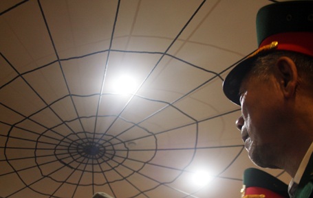 Tướng Na-va của Pháp nghĩ rằng quân đội Việt Minh sẽ sa vào bẫy do ông ta giăng ra ở Tây Bắc...