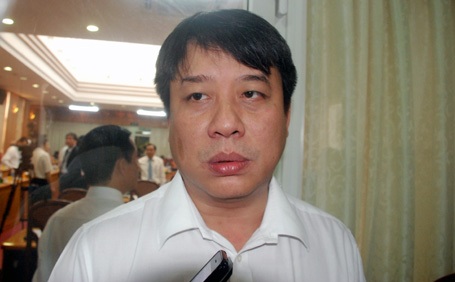 Chủ tịch EVN Hà Nội: “Trèo cột ghi số, sai sót là đương nhiên!” - 1 Theo ông Tuấn, các hộ dân bị tăng hóa đơn tiền điện trong tháng 6 là chuyện bình thường