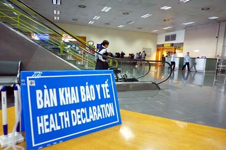 Hành khách quốc tế đến sân bay phải khai báo rõ tình hình sức khỏe
