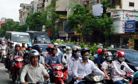 Chính thức cấm ô tô qua đường Cầu Giấy - 3 Nhiều thời điểm tuyến đường bị ùn tắc cục bộ