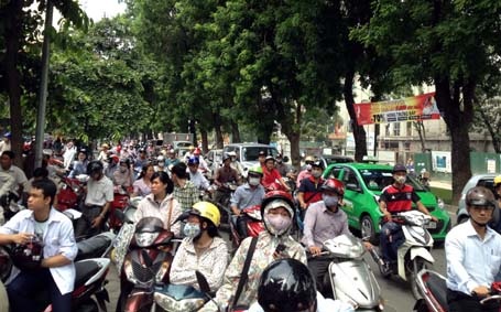 Đường Giảng Võ ùn tắc giao thông nghiêm trọng từ ngày 11/8.