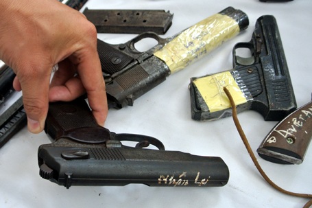 Ngoài súng tự chế còn có cả súng quân dụng