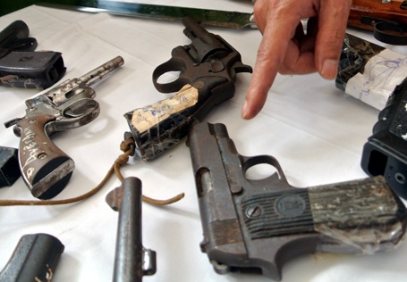 Ngoài súng tự chế còn có cả súng quân dụng