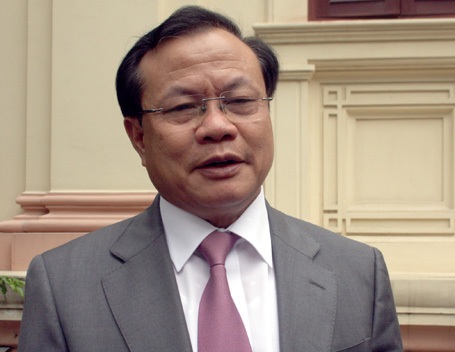 Bí thư Hà Nội yêu cầu các đơn vị làm rõ thông tin “bôi trơn” làm sổ đỏ