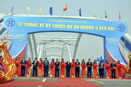 Hà Nội thông xe kỹ thuật dự án đường 5 kéo dài