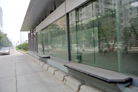 Mỗi nhà chờ có 4 cửa lên xuống