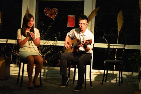 Du học sinh tại Pháp đưa nhạc Việt tới bạn bè quốc tế