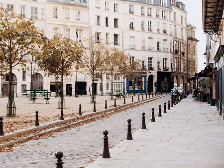 Những địa điểm nổi tiếng ở Paris qua những bộ phim - 6 Bảo tàng Louvre