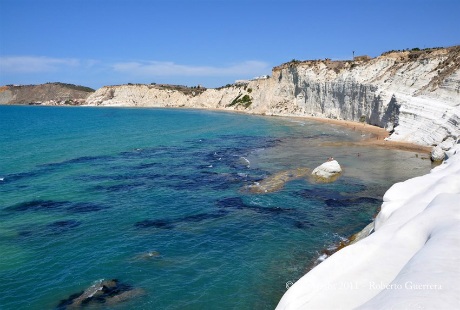 Tuyệt đẹp vách đá trắng lạ lùng ở Italy | Báo Dân trí