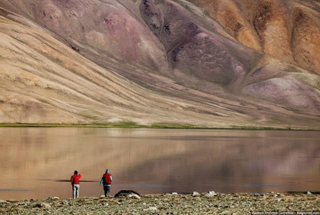 Ngắm vẻ đẹp hư ảo hồ nước Karakul ở Tajikistan - 4 Minh Anh