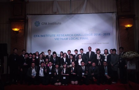 ĐH Ngoại thương TPHCM vô địch cuộc thi Phân tích Đầu tư của Viện CFA tại Việt Nam - 3 ĐH Ngoại Thương Tp.HCM vô địch cuộc thi Phân tích Đầu tư của Viện CFA tại Việt Nam