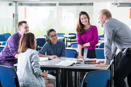 Đừng ngần ngại tìm cho mình một khởi đầu mới, những điều tốt đẹp vẫn đang chờ bạn ở phía trước!