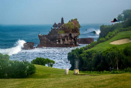 Vẻ đẹp độc đáo của ngôi đền linh thiêng nhất Bali