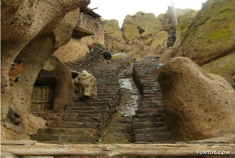 Khám phá ngôi làng “tổ mối” kì lạ ở Iran