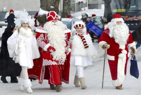 Điều thú vị tại ngôi làng mang tên Ông già Noel - 3 Hình ảnh Ông già Noel xuất hiện mọi nơi trong ngôi làng.
