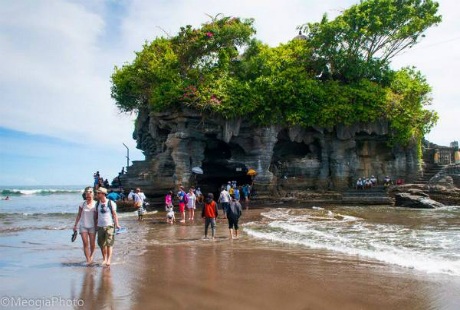 Ngôi đền linh thiêng Tanah Lot