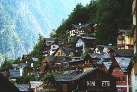 Du lịch trên “Hòn ngọc của nước Áo”