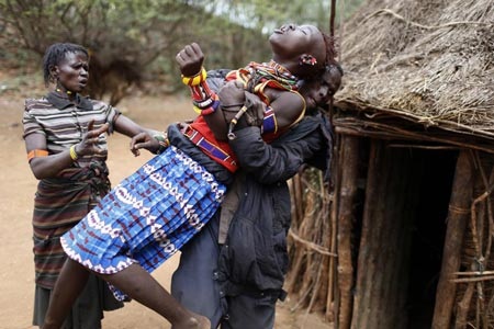 Tục bắt vợ kỳ lạ ở Kenya - 1 Tục bắt vợ kỳ lạ ở Kenya