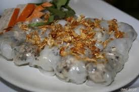 Viết tiếp về bánh cuốn bà Ngân - 1 Bánh cuốn bà Ngân là bánh cuốn béo, và mềm.