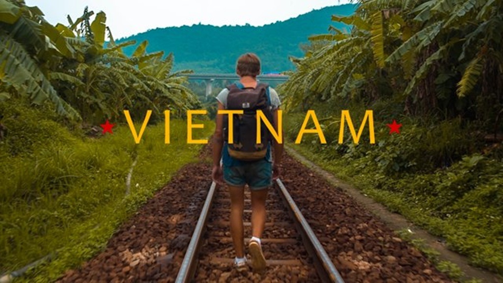 Việt Nam tuyệt đẹp trong clip 45 ngày du lịch của hai chàng trai Nga - 1 Hình ảnh mở đầu đoạn clip