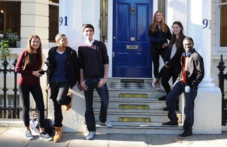 Đặc biệt, học sinh tại Hải Phòng vẫn có thể phỏng vấn qua Skype. Hãy liên hệ