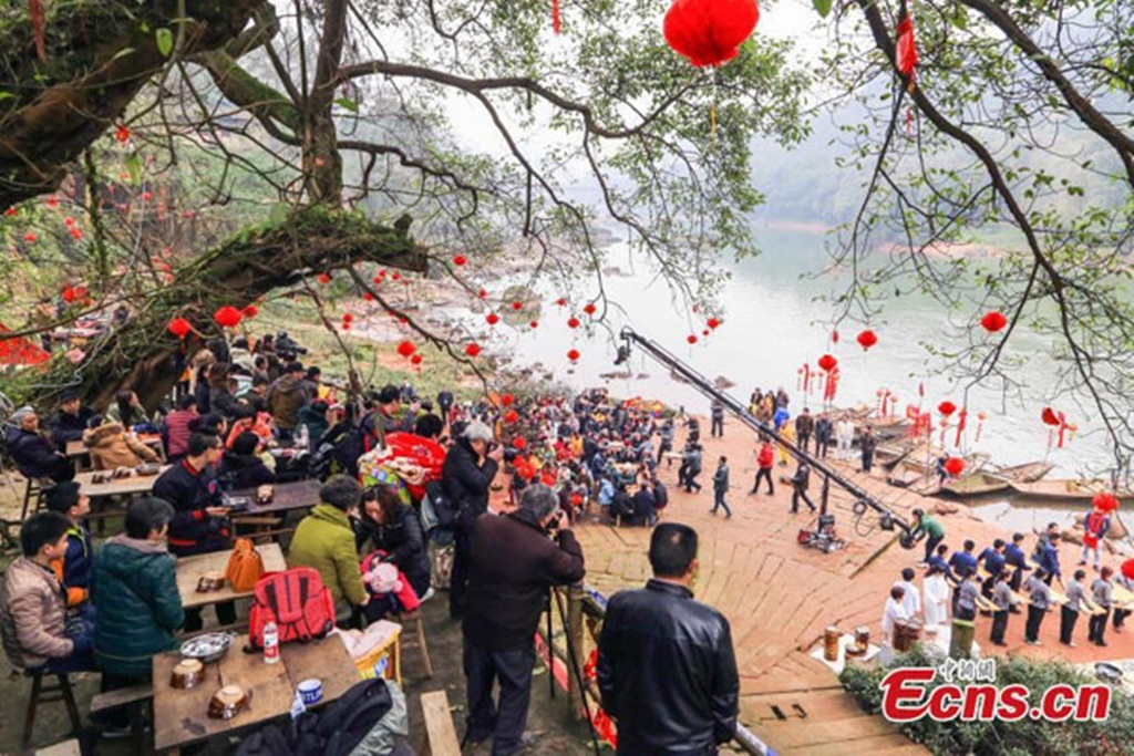 Bữa tiệc tất niên là ngày hội thực sự với người dân và du khách