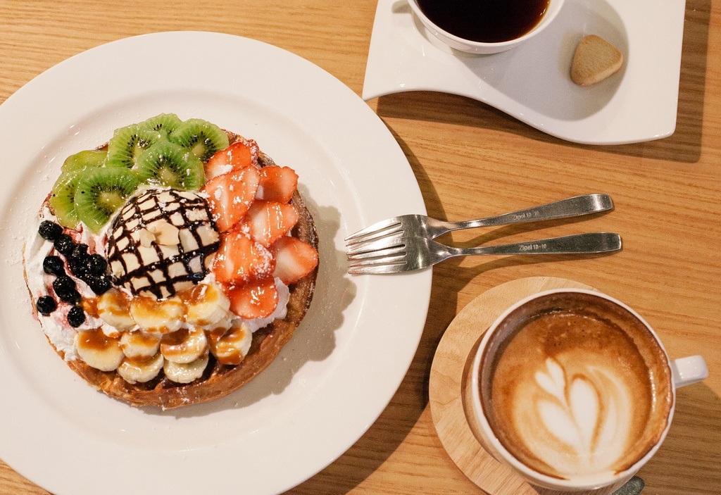 Quán cafe hút khách khủng nhờ sự xuất hiện của... cừu - 7 Món bánh kẹp Waffle được trang trí hấp dẫn