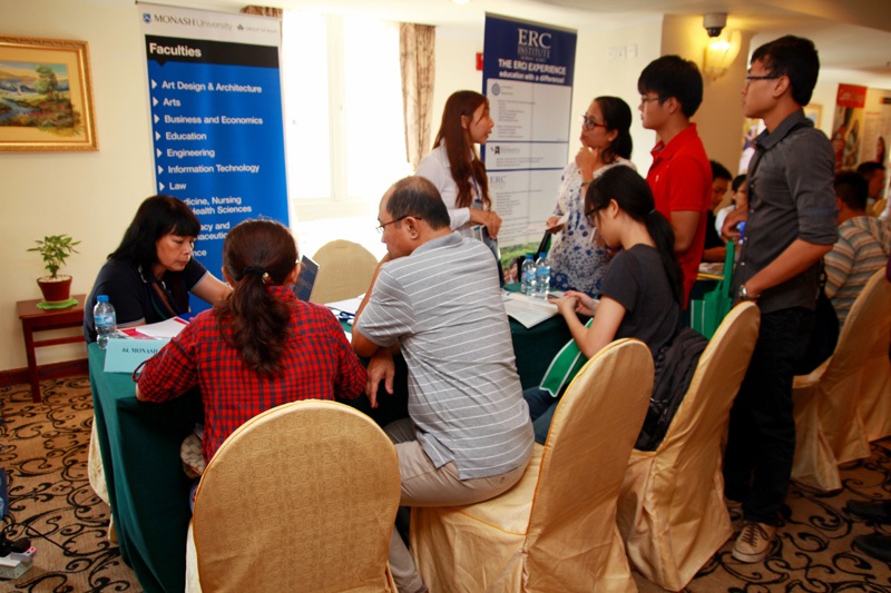 Thoải mái chọn ngành học - trường học tại triển lãm du học quốc tế - 3 3. Khách sạn du lịch: