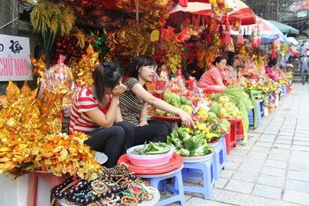 Trẩy hội chùa Hương cần lưu ý những điều gì - 2 Nên chuẩn bị sẵn đồ cúng lễ (ảnh minh họa: Internet)