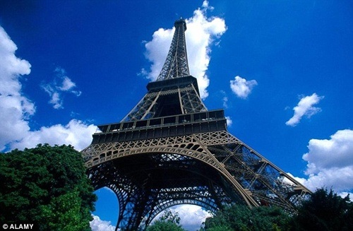 "Biểu tượng của nước Pháp" tạm thời đóng cửa - 3 Tháp Eiffel đóng cửa một ngày, ngành du lịch Pháp thiệt hại ít nhất 410.000 USD