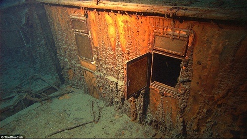 Tour ngắm xác tàu Titanic dưới đáy đại dương gần 1,3 tỷ đồng - 3 Hình ảnh một tủ chứa đồ trên tàu