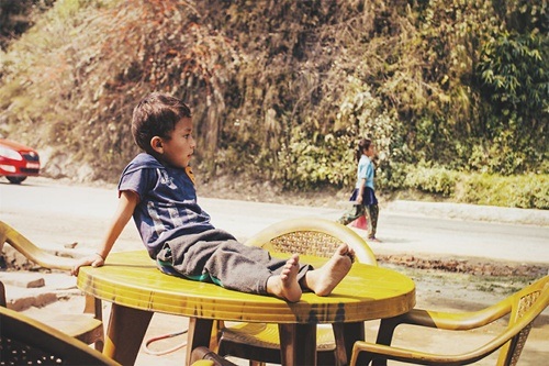 Nụ cười thân thiện của trẻ thơ