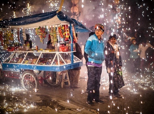 “May lưới đánh cá” đạt giải nhất cuộc thi ảnh quốc tế - 9 Lễ hội Holy, tỉnh